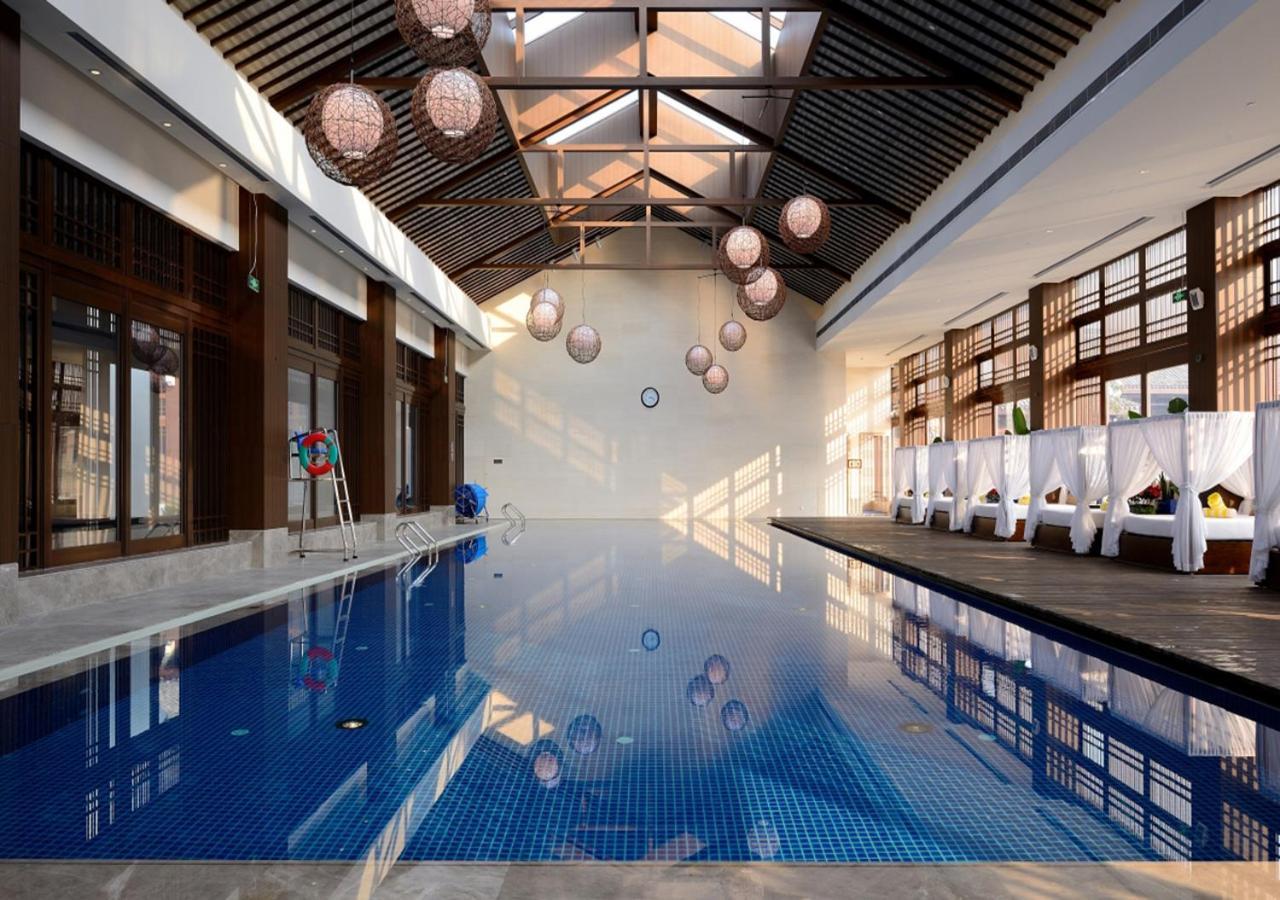 Radisson Blu Resort Wetland Park Wuxi  Bagian luar foto