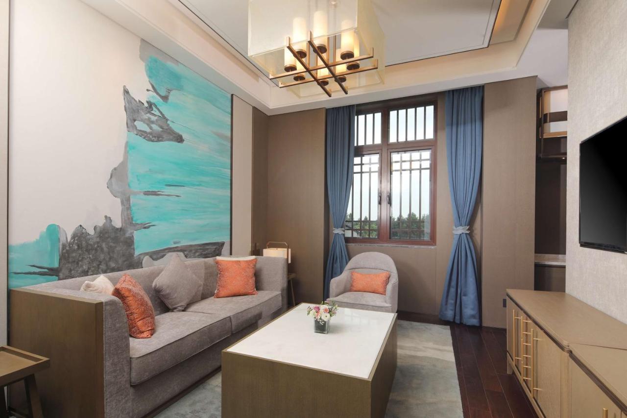 Radisson Blu Resort Wetland Park Wuxi  Bagian luar foto