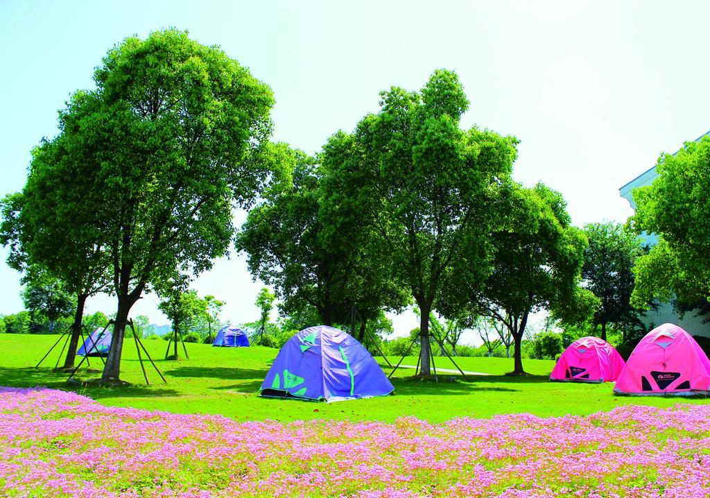 Radisson Blu Resort Wetland Park Wuxi  Bagian luar foto