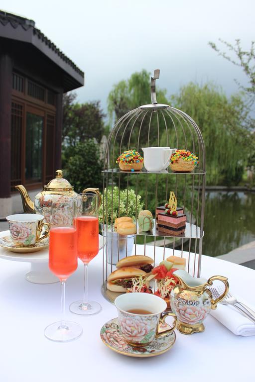 Radisson Blu Resort Wetland Park Wuxi  Bagian luar foto